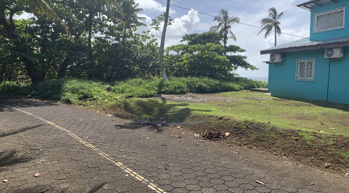 Blue House big Corn Island 3