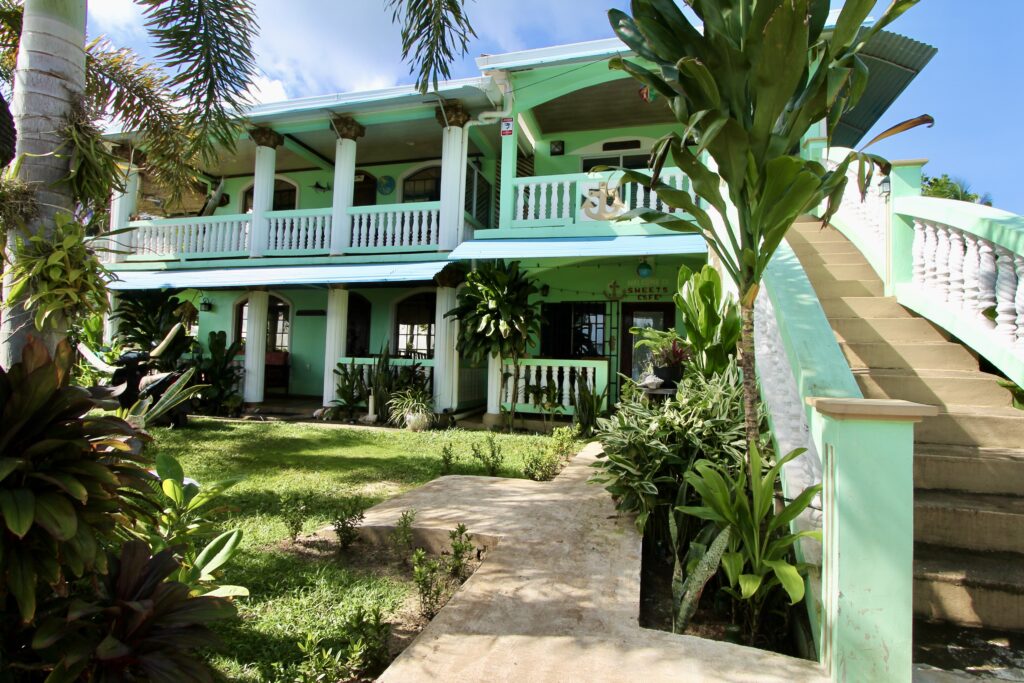 Apartamento con vistas al mar en Big Corn Island con balcón y vistas al mar Caribe