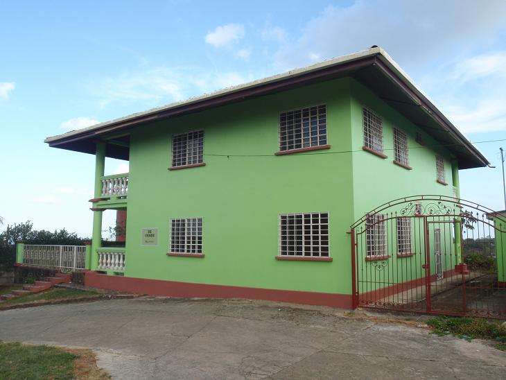 Villa de dos plantas con 6 dormitorios en venta en Bluefields, Nicaragua