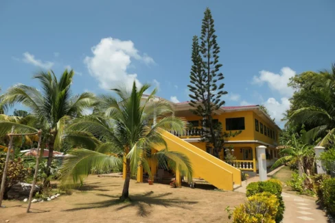 Hotel in Little Corn for sale with wooden cabins and ocean views on Little Corn Island, Nicaragua